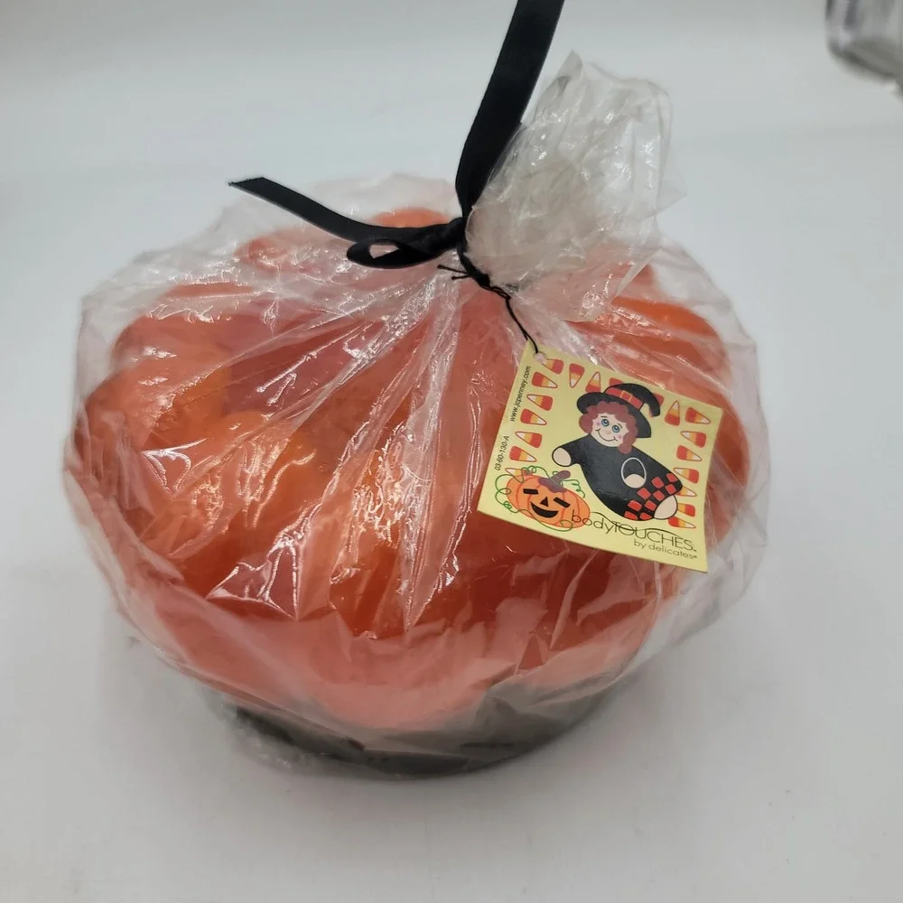 VTG Huge Body Touches Pumpkin Candle 3 Wick Butterscotch Large 4lb 5oz Halloween